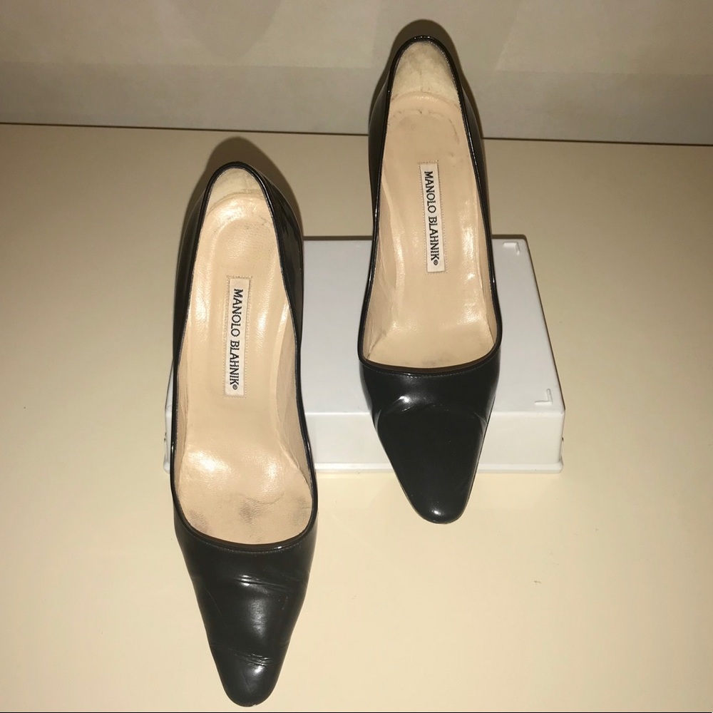 Manolo Blahnik Pointed Toe pump -Size: 36 1/2